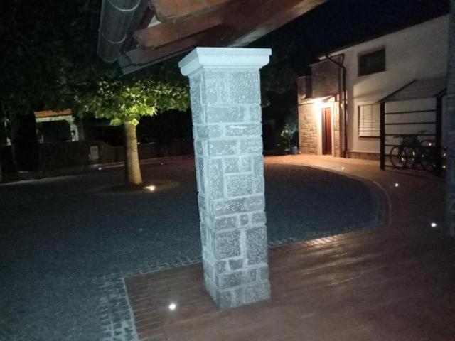 Castle House Rooms, Swimming Pool & Sauna & Tennis Court & Wine Cellar Sežana Exterior foto